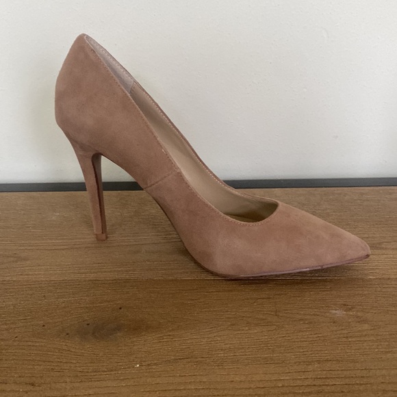 Kristin Cavallari, nude color, 7.5 - Picture 3 of 3